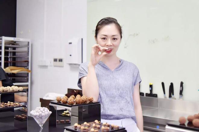 彭程西点培训学校创始人彭程：从不听话的女孩到觉醒J9九游会 九游会J9的甜点师…(图2)