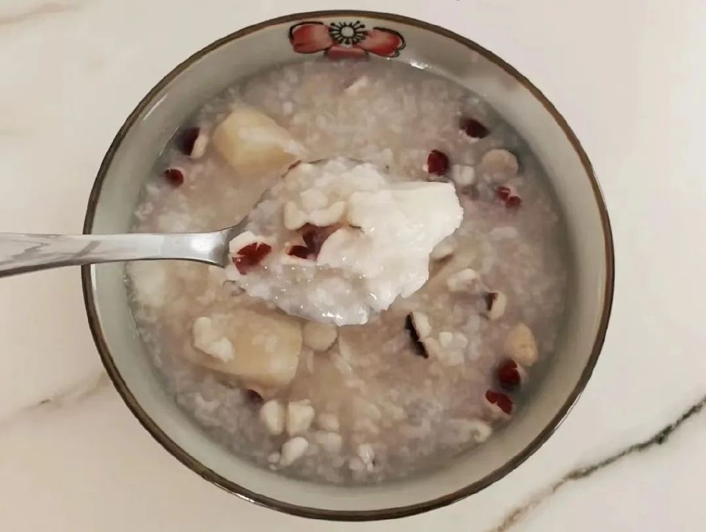九游会J9 J9九游会脾胃“最怕”这7类食物再馋也不要多吃！吃对食物帮你健脾养胃(图13)