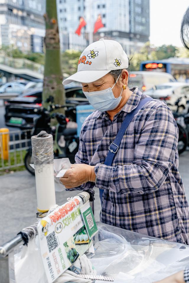 深圳最火3个「阿婆甜品摊」人均出摊10年以上九游会J9 J9九游会(图2)