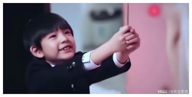 董洁和儿子同框做甜点表面上看似温馨背后却是病态的母爱J9九游会 九游会J9(图19)