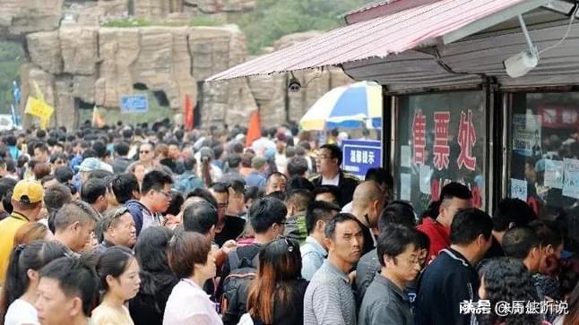 印度姑娘来J9九游会 九游会J9中国旅游回国哭3天：为什么印度与中国差距这么大？(图3)