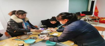 九游会J9 J9九游会滨江村支部开展免费甜点制作技能培训 促进困难家庭再就业