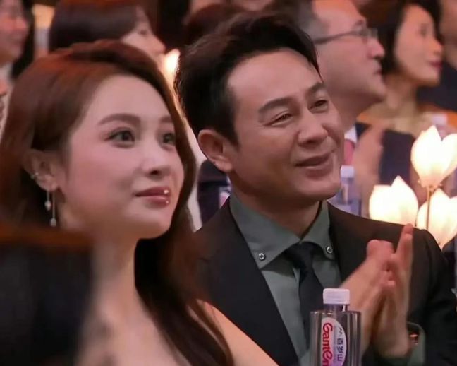J9九游会 九游会J9媚而不俗高启兰隆妮不愧是人间尤物与53岁的于和伟激吻！(图5)