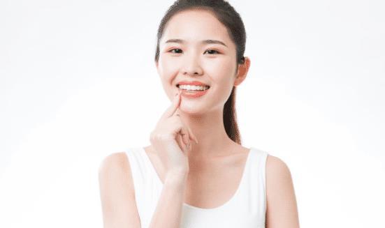 要想孩子没有烂牙除了少吃甜食九游会J9 J9九游会外我们要监督孩子做好一件事(图2)