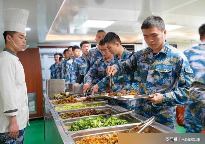 山东舰编制几千人一天得消耗多少食物呢？难怪小国养不起航母九游会J9 J9九游会(图2)